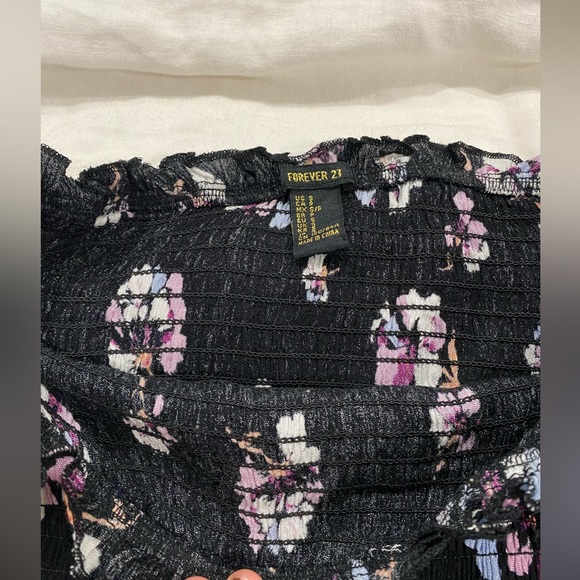 Off shoulder floral crop top with bell sleeves - Picture 4 of 6